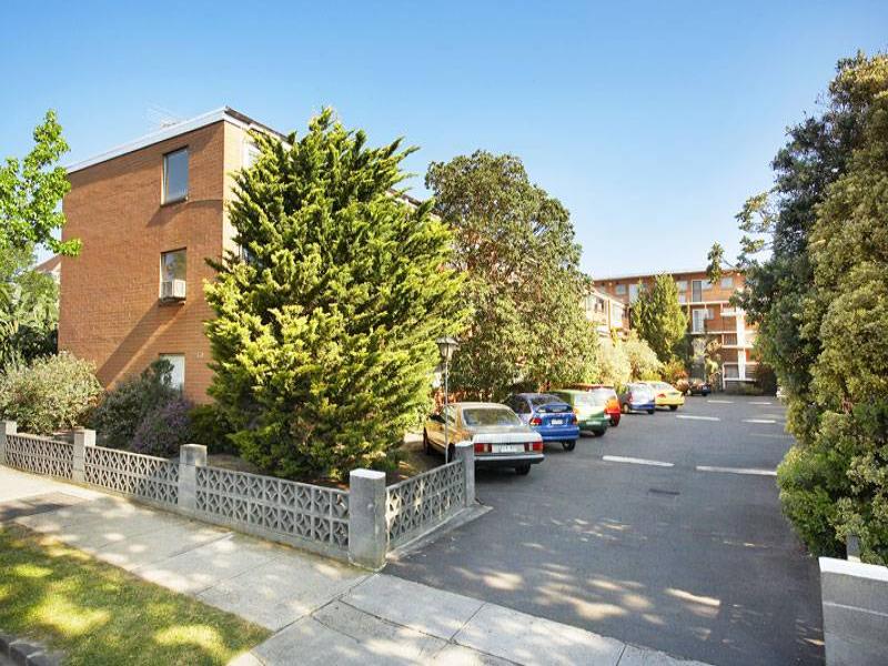 15/68 Glen Eira Rd, Elsternwick, Vic 3185 Property Details
