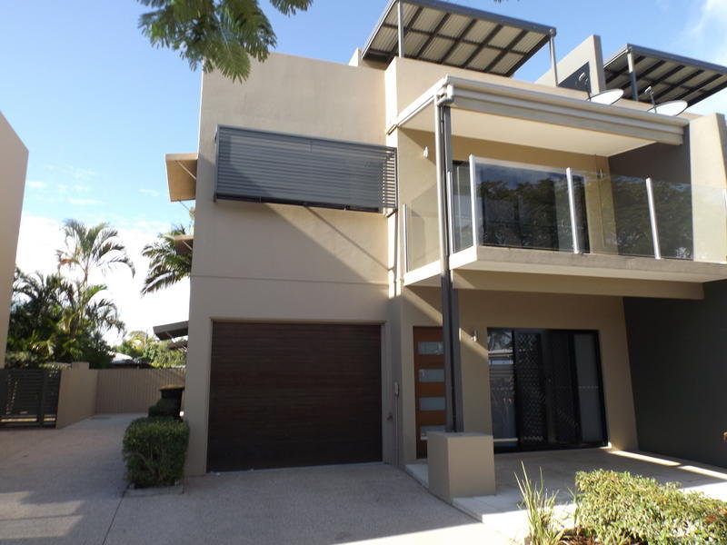 3 / 19 King St, Urangan, Qld 4655 Property Details