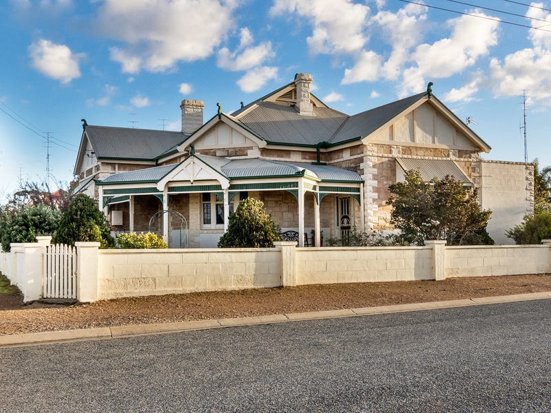 11 Leonard St, Wallaroo, SA 5556 House for Sale