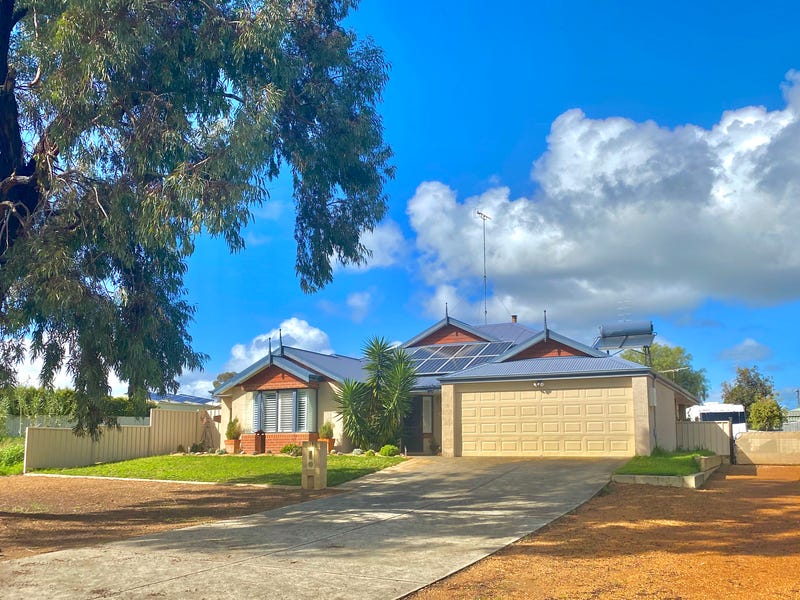 35 Mcdowell Street, Waroona, WA 6215