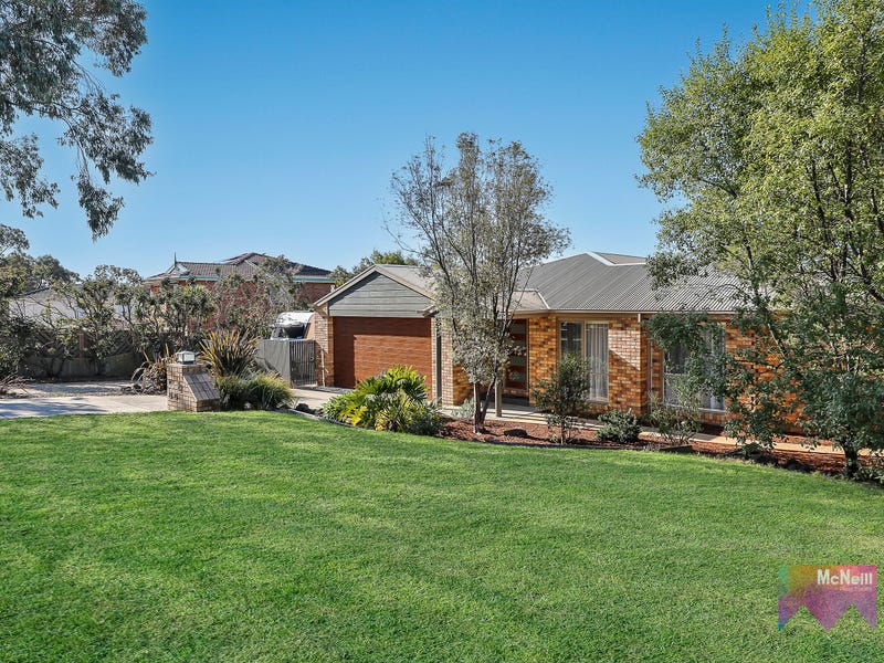 22 Jacaranda Crescent, Mornington, Vic 3931 Property Details