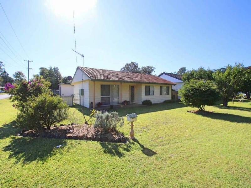 32 Albatross Avenue, Hawks Nest, NSW 2324