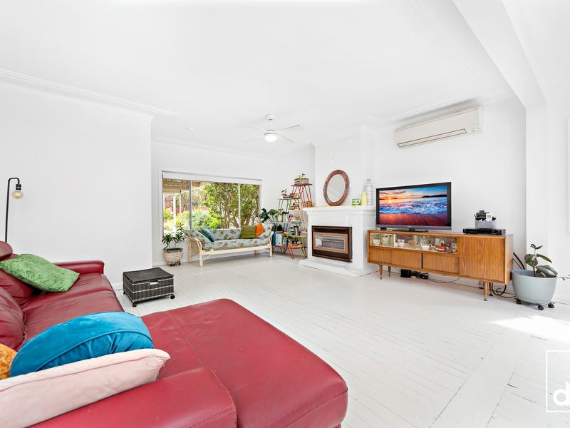 15 Gaynor Avenue, Mount Ousley, NSW 2519