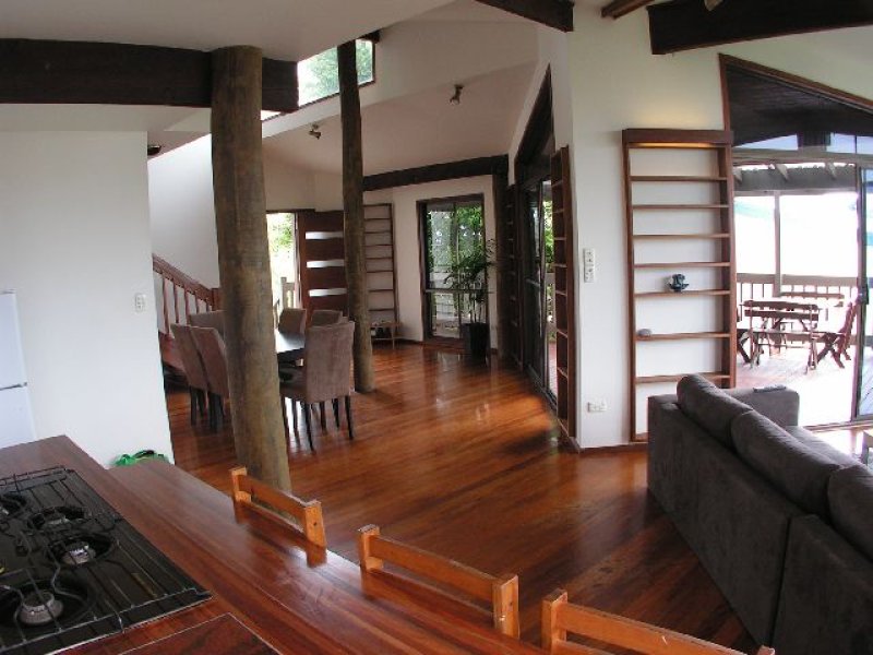 28 Seaview Parade, Elanora, Qld 4221 Property Details