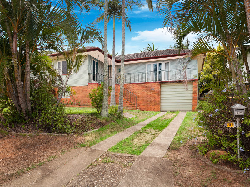 253 Kitchener Road, Stafford Heights, QLD 4053