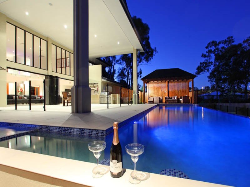 210 Charleton Street, Chandler, Qld 4155 Property Details