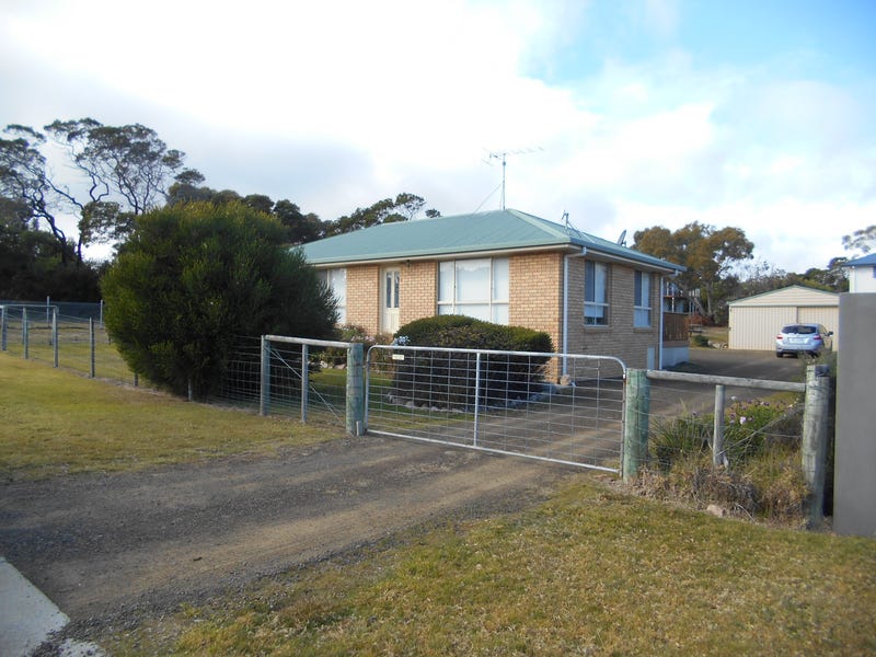 7 Oyster Bay Court Coles Bay Tas 7215