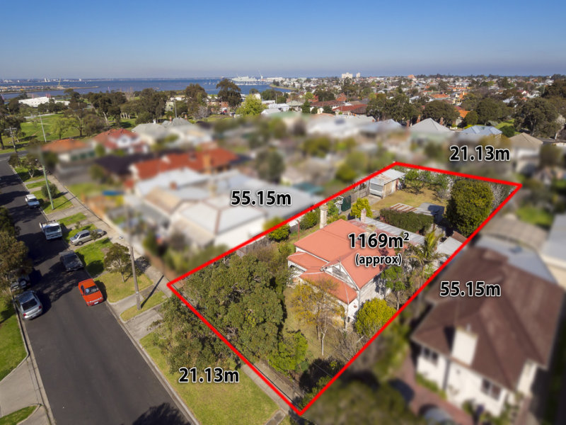 13 Collingwood Road, Newport, VIC 3015