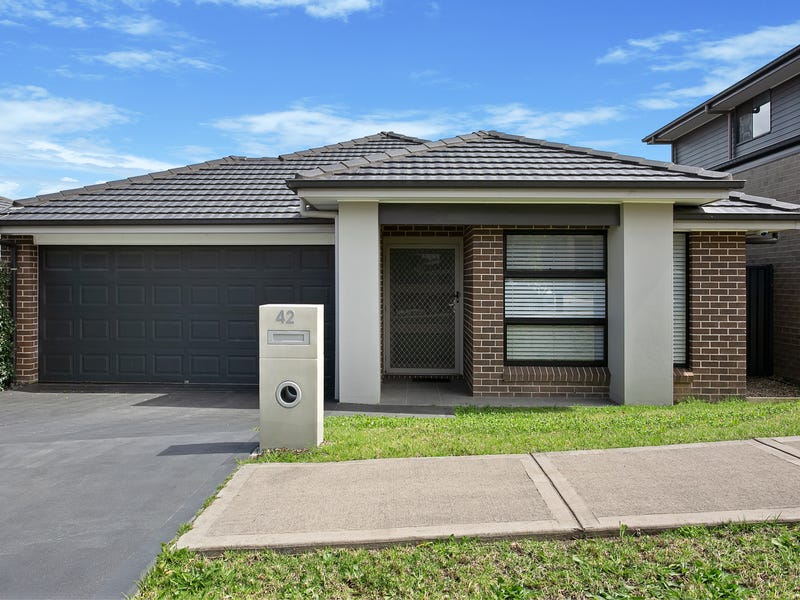 42 Jennings Cres, Spring Farm, NSW 2570