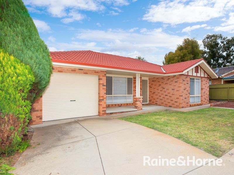 2/4 Dunn Avenue, Forest Hill, NSW 2651