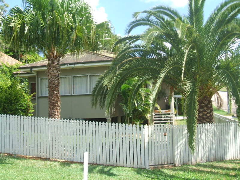 1 Sydney Street, Fairfield, QLD 4103
