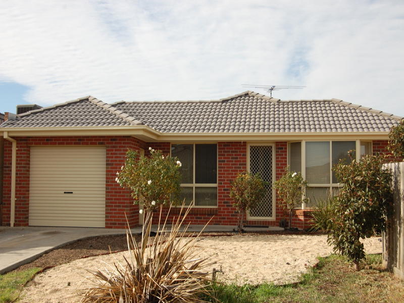 4 Finchley Park Crescent, Tarneit, Vic 3029 Property Details