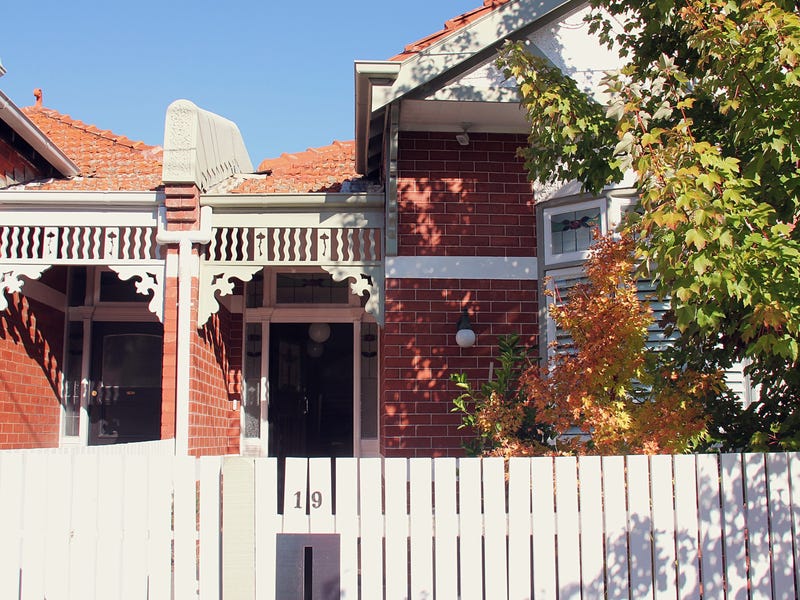 19 Gordon Avenue, Elwood, VIC 3184