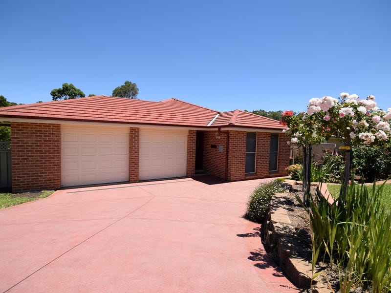 15 Emerald Drive, Meroo Meadow, NSW 2540