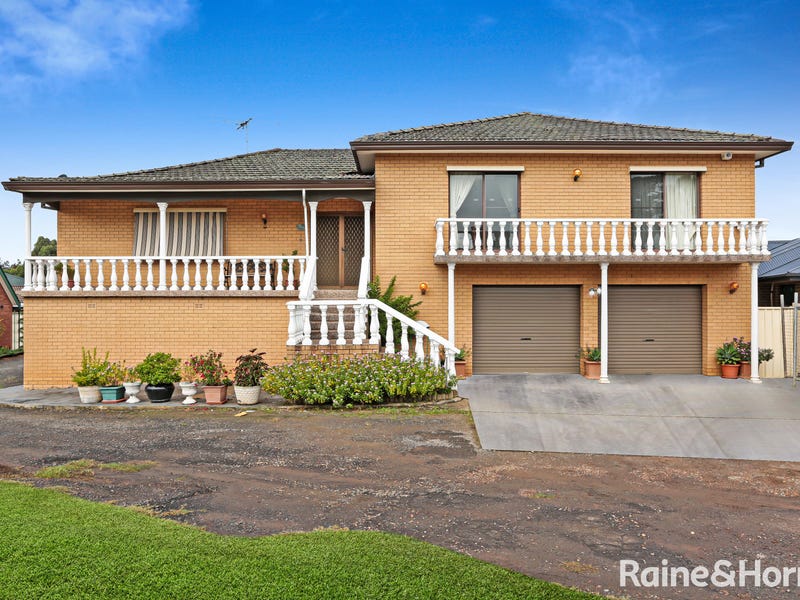 4 Collarenebri Road, Hinchinbrook, NSW 2168