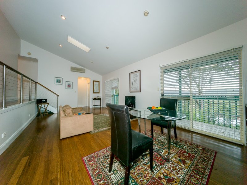 35 Broadwater Drive, Saratoga, NSW 2251 Property Details