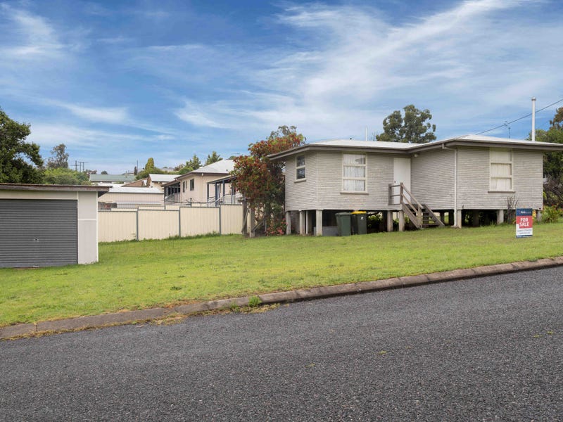 4 Mceniery St, Warwick, Qld 4370 Property Details