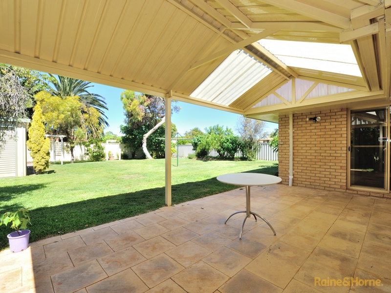 51 Hawker Street, Safety Bay, WA 6169