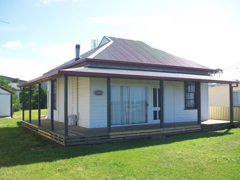 111 Sea Parade, Port Macdonnell, SA 5291