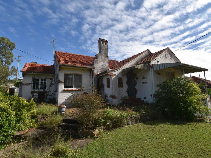 2 David Avenue, Bardon, Qld 4065 Property Details