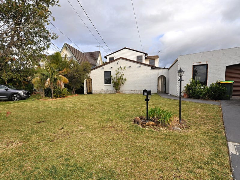 13 Kurrajong Avenue, Hall, NSW 2198