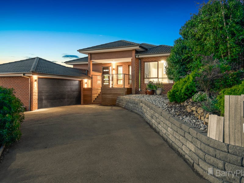 48 Highland Drive, Pakenham, Vic 3810 Property Details