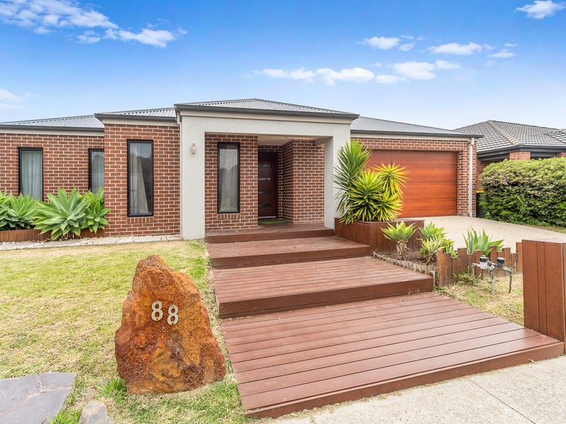 88 Sandarra Boulevard, Sandhurst, Vic 3977 Property Details