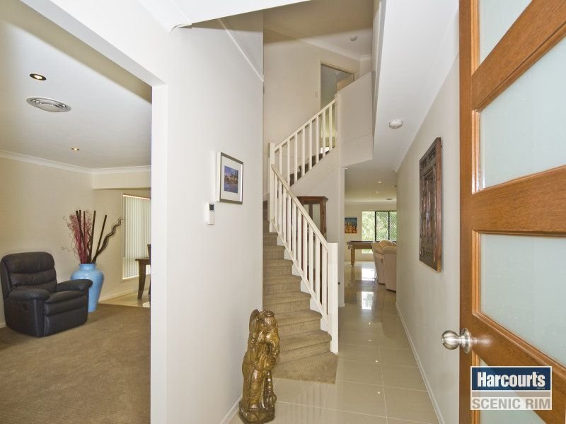 27 Borrowdale Crt, Mundoolun, Qld 4285 Property Details