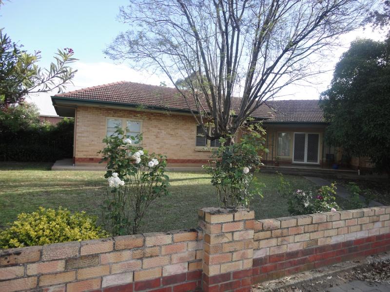 42 East Avenue, Black Forest, SA 5035