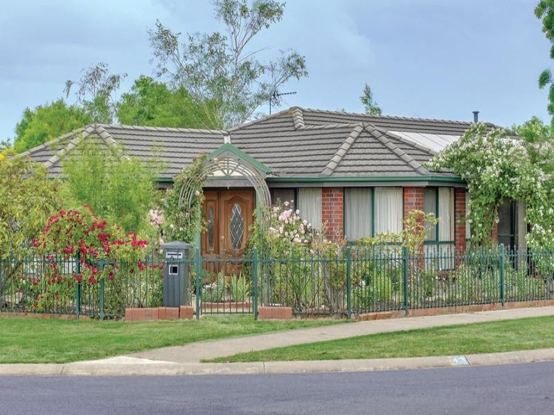 43 Robertson Drive, Alfredton, VIC 3350