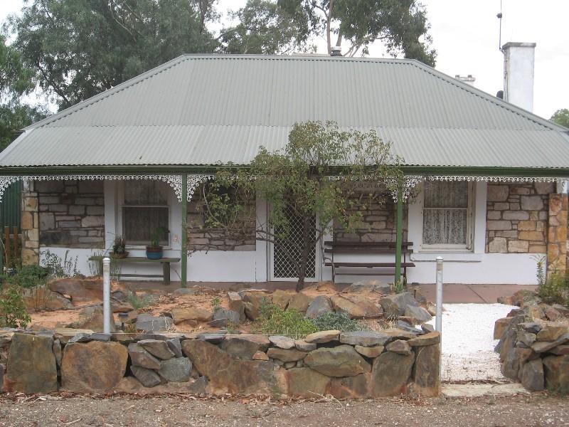 37 Old Adelaide Road, Kapunda, SA 5373 Property Details