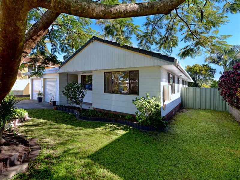 162 Paradise Parade, Paradise Point, QLD 4216 162 Paradise Parade, Paradise Point, QLD 4216