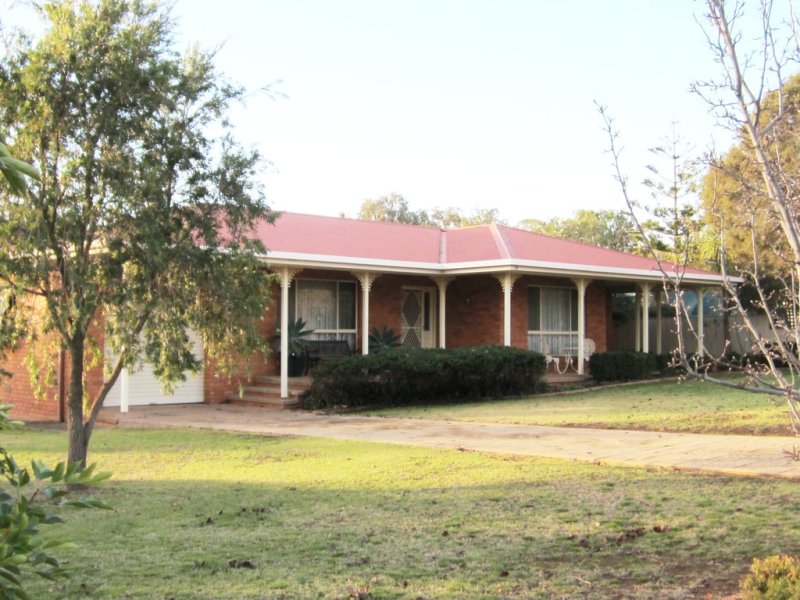 36 Dunrobin Street, Coolamon, NSW 2701 Property Details