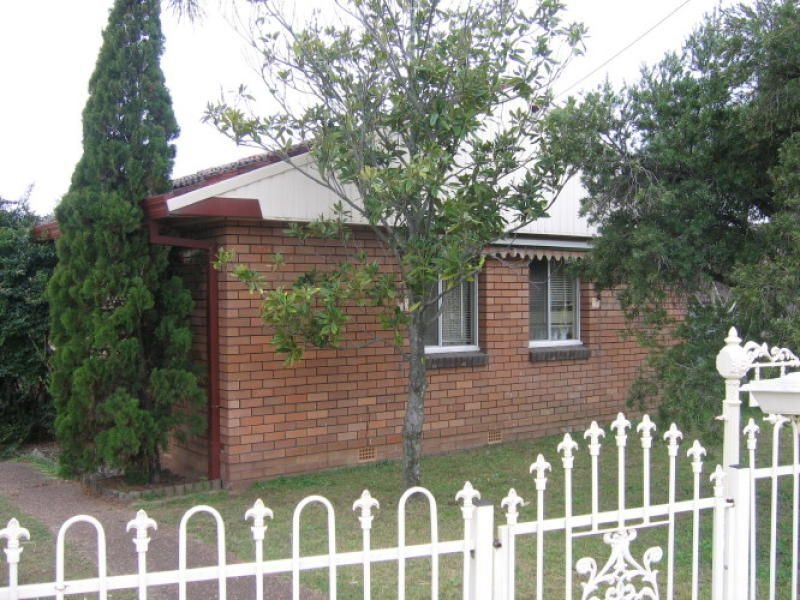 10 Balmoral Avenue, Cessnock, NSW 2325