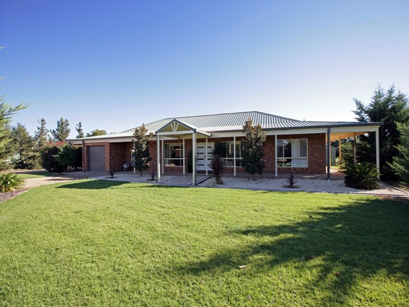 6 Tallowood Cres, Lake Albert, NSW 2650