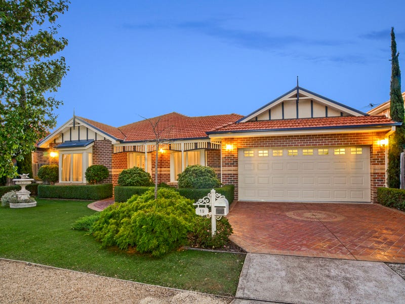 19 University Drive, Taylors Hill, VIC 3037