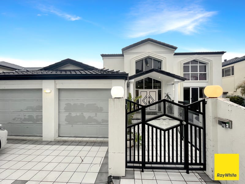 23 San Simeon Drive, Clear Island Waters, QLD 4226