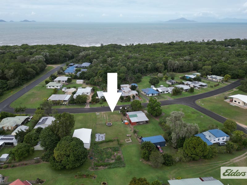 7 Muir Street, Tully Heads, QLD 4854