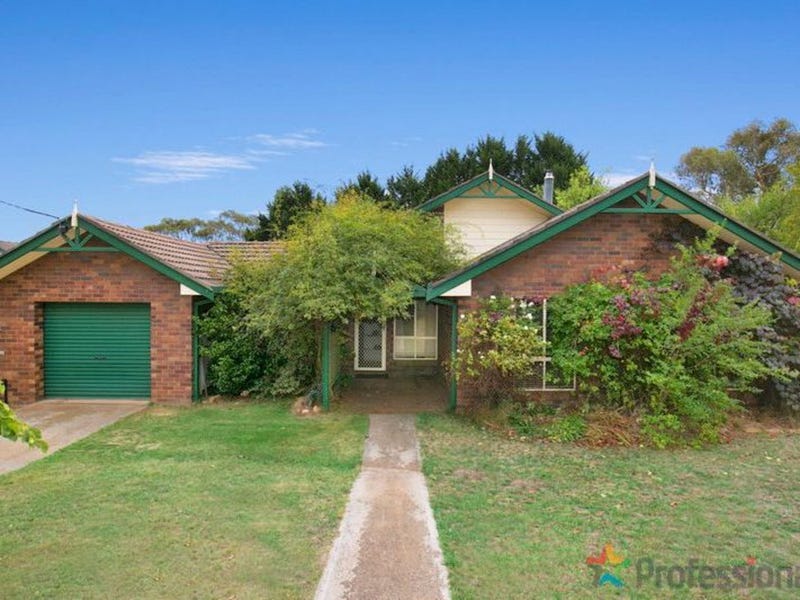 8 Pearson Street, Guyra, NSW 2365 Property Details