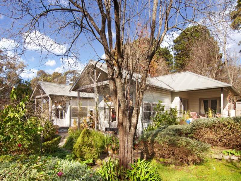 2 Balmoral Road, Leura, NSW 2780 Property Details