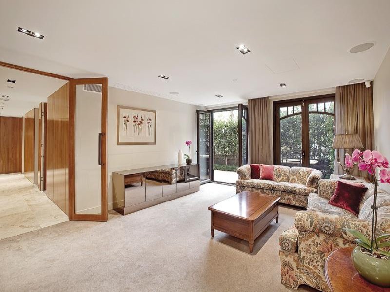 1/30 St Andrews Place, East Melbourne, VIC 3002