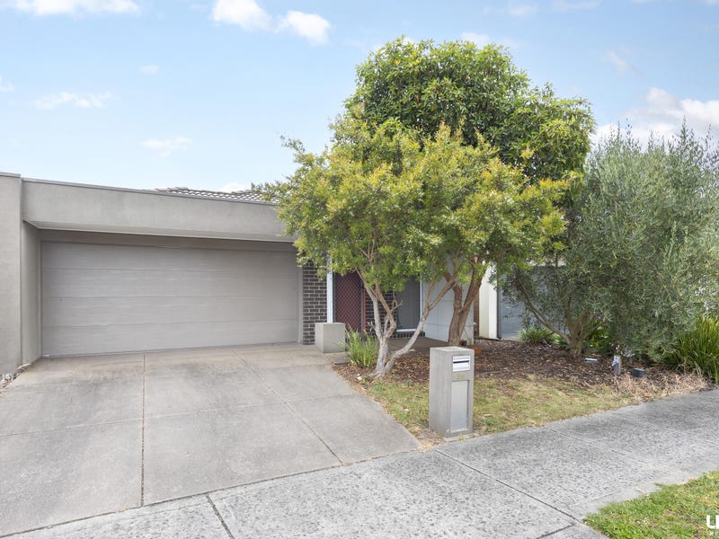 Houses for Sale in Pakenham, VIC 3810 Pg. 4