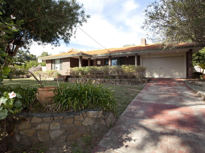 41 Lyndhurst Road, Kalamunda, WA 6076 Property Details