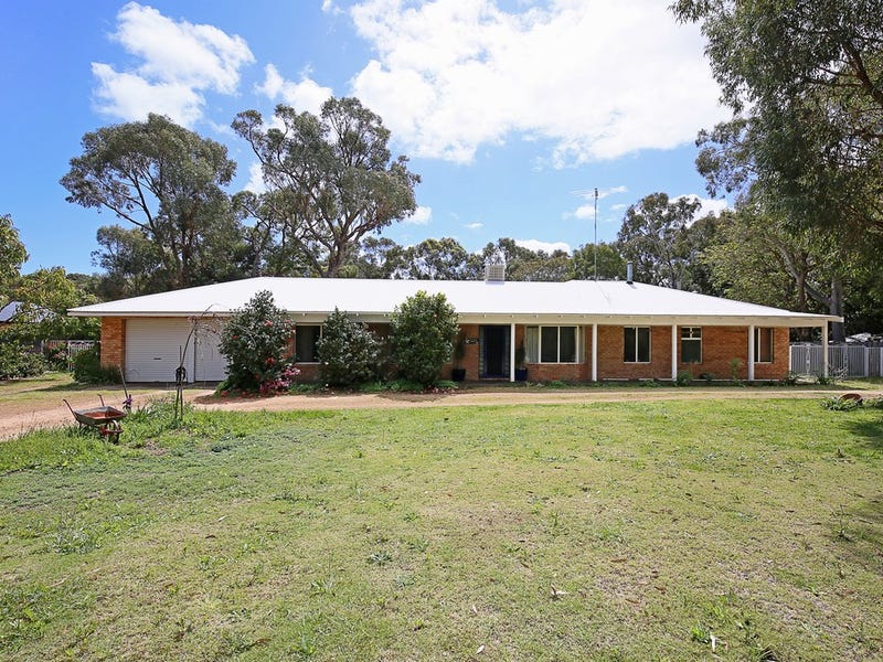 4 Nutbush Avenue, Falcon, WA 6210 Property Details