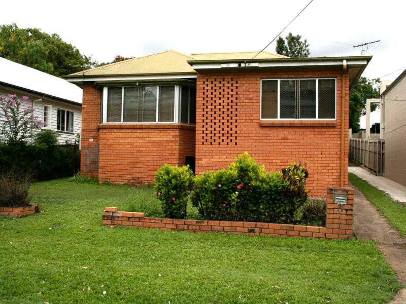 17 Waratah Avenue, Graceville, Qld 4075 Property Details