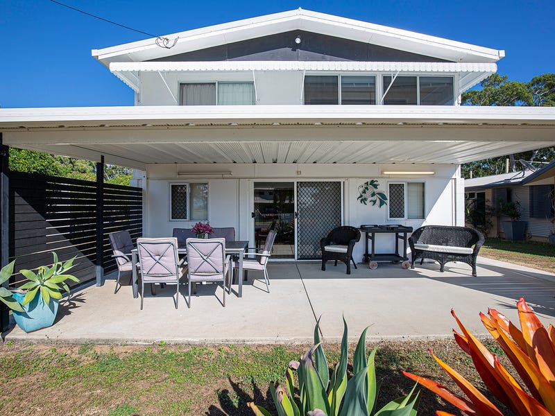 11 Redcliffe Avenue, Seaforth, QLD 4741