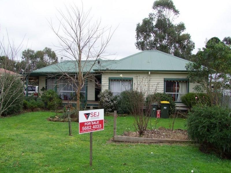 7 Hanily St, Meeniyan, Vic 3956 Property Details