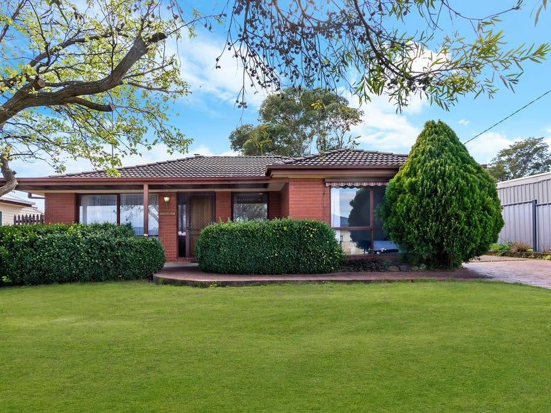 3 Charles Street, Hamilton, Vic 3300 House for Sale