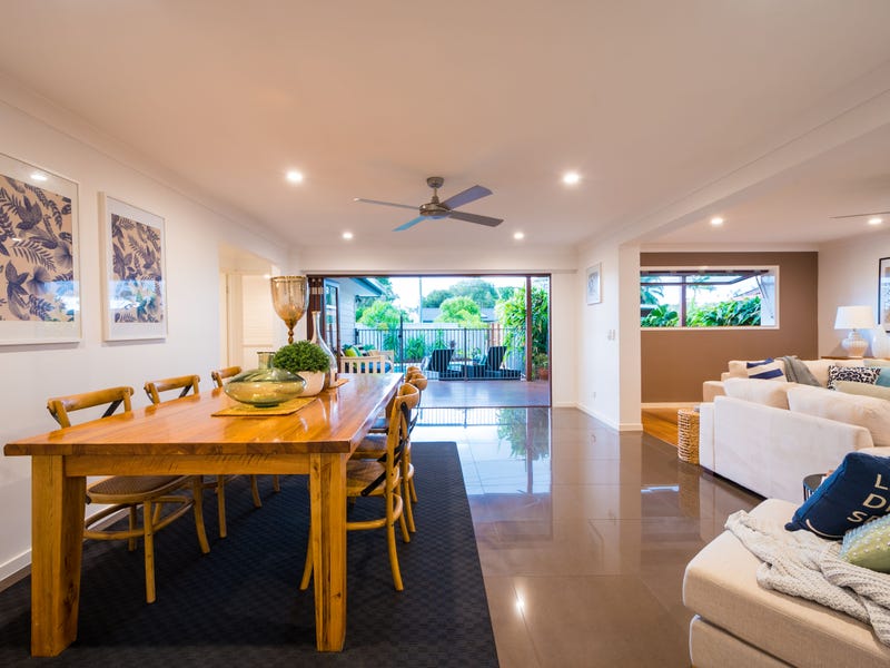 17 Alec Avenue, Mermaid Waters, QLD 4218