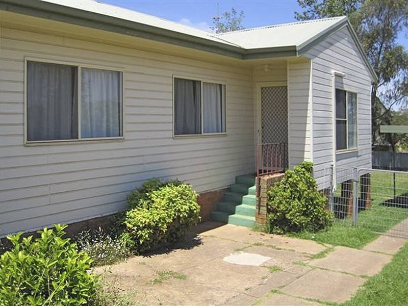 18 Musgrave Street, Young, NSW 2594 Property Details